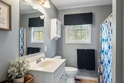 11 Burnham Avenue Nashua NH 03064-1928
