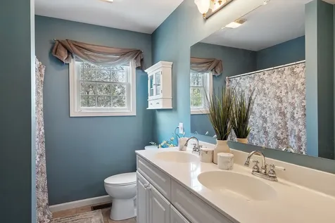 11 Burnham Avenue Nashua NH 03064-1928