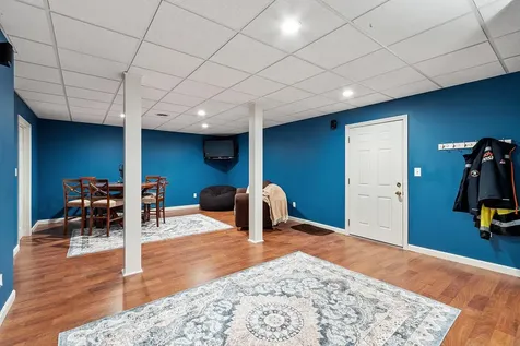 11 Burnham Avenue Nashua NH 03064-1928