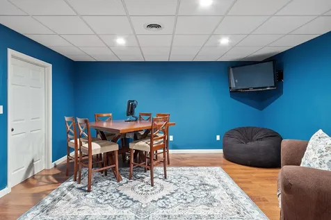 11 Burnham Avenue Nashua NH 03064-1928