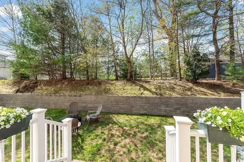 11 Burnham Avenue Nashua NH 03064-1928