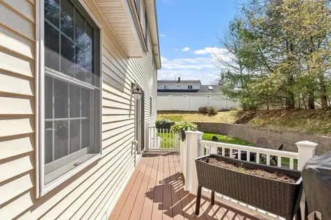 11 Burnham Avenue Nashua NH 03064-1928