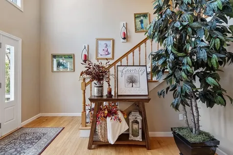 11 Burnham Avenue Nashua NH 03064-1928