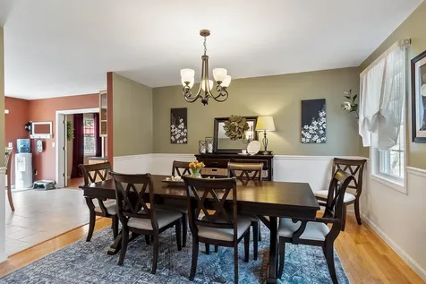 11 Burnham Avenue Nashua NH 03064-1928