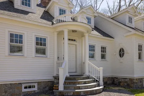 22 Colonial Lane New Castle NH 03854