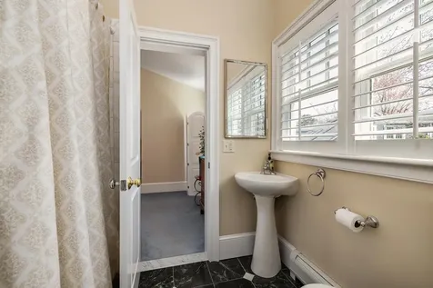 22 Colonial Lane New Castle NH 03854
