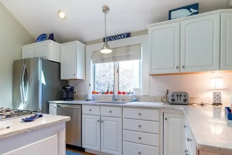 78 Atlantic Avenue North Hampton NH 03862