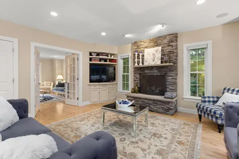 19 Wiggin Way Stratham NH 03885