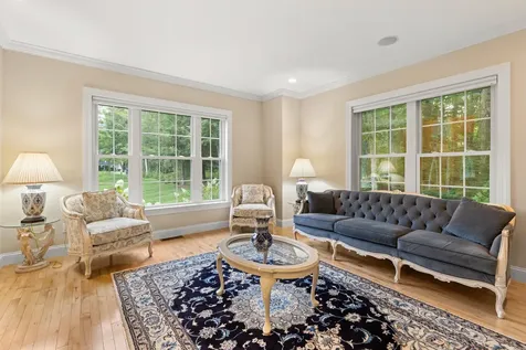 19 Wiggin Way Stratham NH 03885