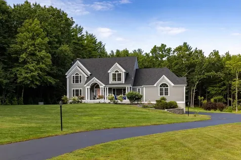 19 Wiggin Way Stratham NH 03885