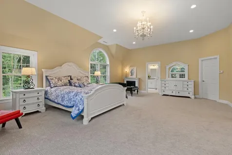 19 Wiggin Way Stratham NH 03885