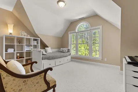 19 Wiggin Way Stratham NH 03885