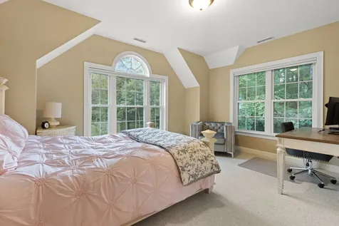 19 Wiggin Way Stratham NH 03885