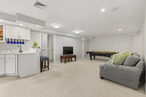 19 Wiggin Way Stratham NH 03885