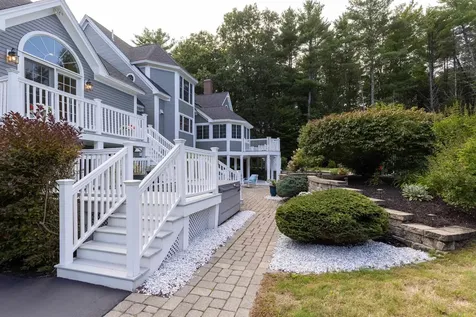 19 Wiggin Way Stratham NH 03885