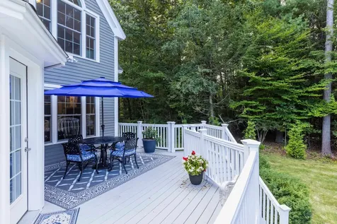 19 Wiggin Way Stratham NH 03885