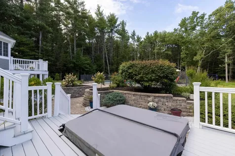 19 Wiggin Way Stratham NH 03885