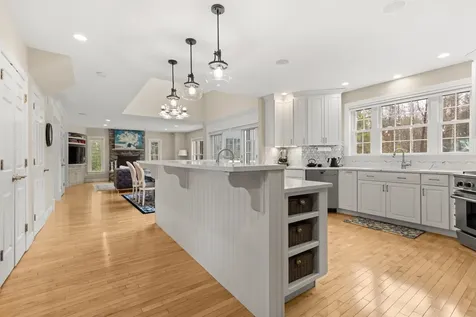 19 Wiggin Way Stratham NH 03885