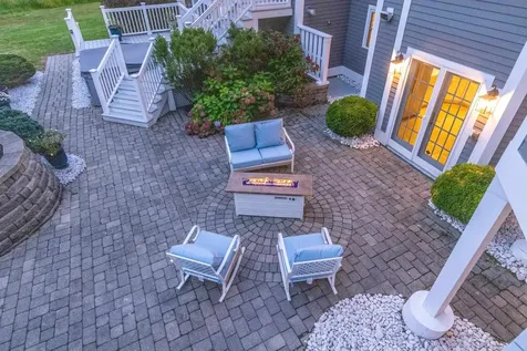 19 Wiggin Way Stratham NH 03885