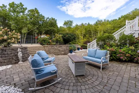 19 Wiggin Way Stratham NH 03885