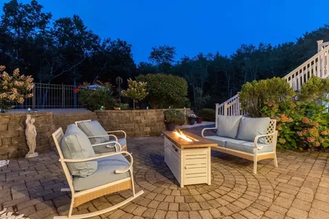 19 Wiggin Way Stratham NH 03885