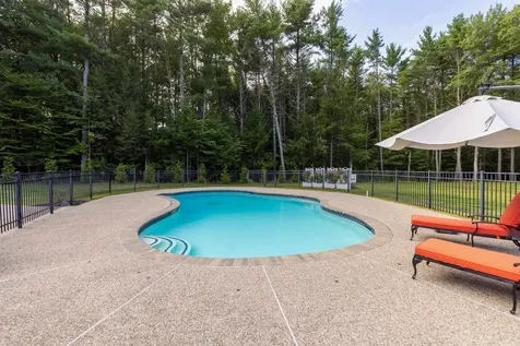 19 Wiggin Way Stratham NH 03885