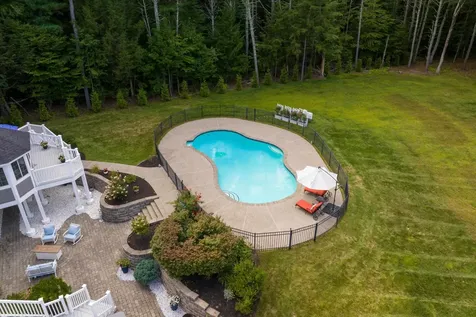 19 Wiggin Way Stratham NH 03885