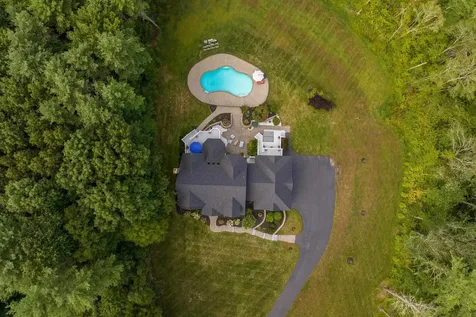 19 Wiggin Way Stratham NH 03885