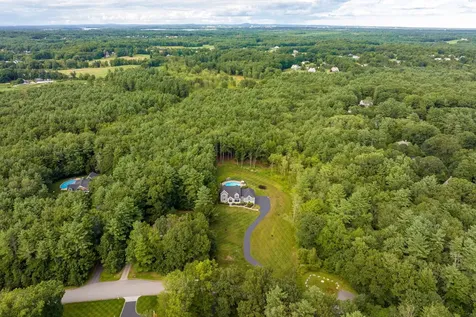 19 Wiggin Way Stratham NH 03885