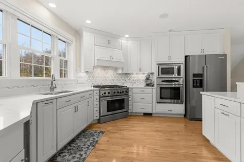 19 Wiggin Way Stratham NH 03885