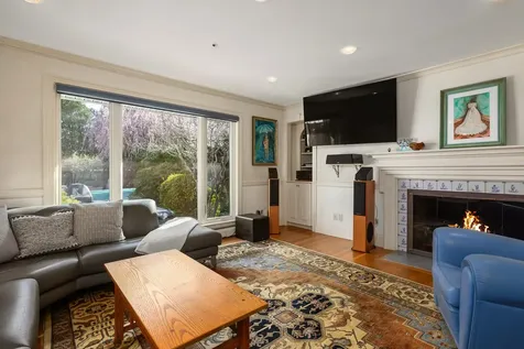 9 Hartswood Road Dover NH 03820
