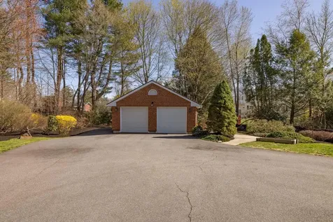 9 Hartswood Road Dover NH 03820