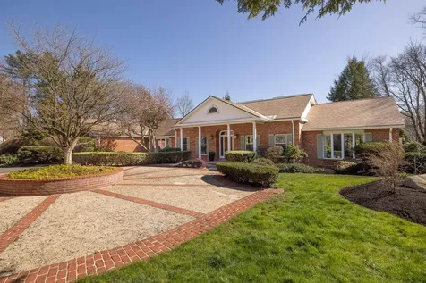 9 Hartswood Road Dover NH 03820