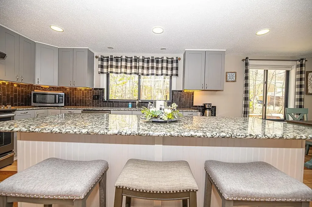 185 Beechnut Drive Conway NH 03860