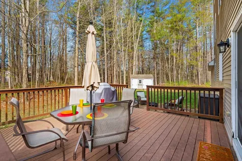 36 Maplevale Road East Kingston NH 03827