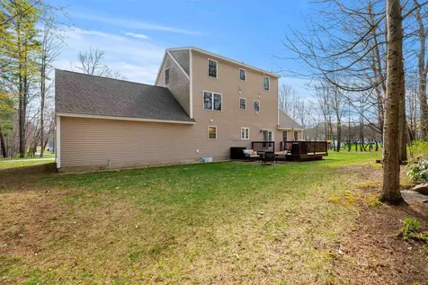 36 Maplevale Road East Kingston NH 03827