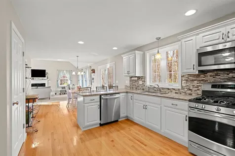 36 Maplevale Road East Kingston NH 03827