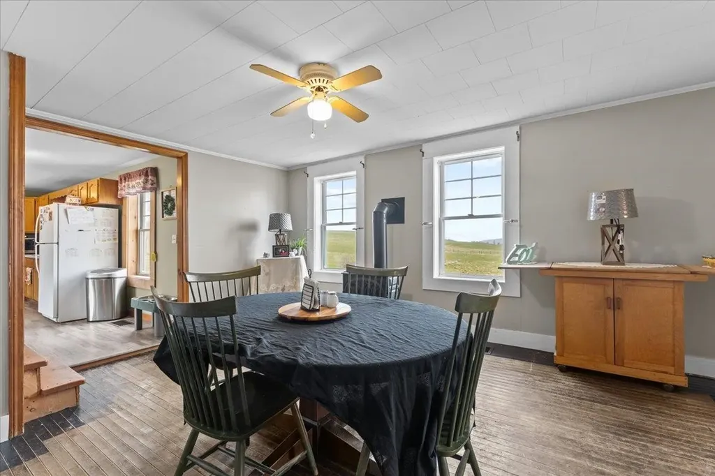 700 Number 12 Road Newport Town VT 05857