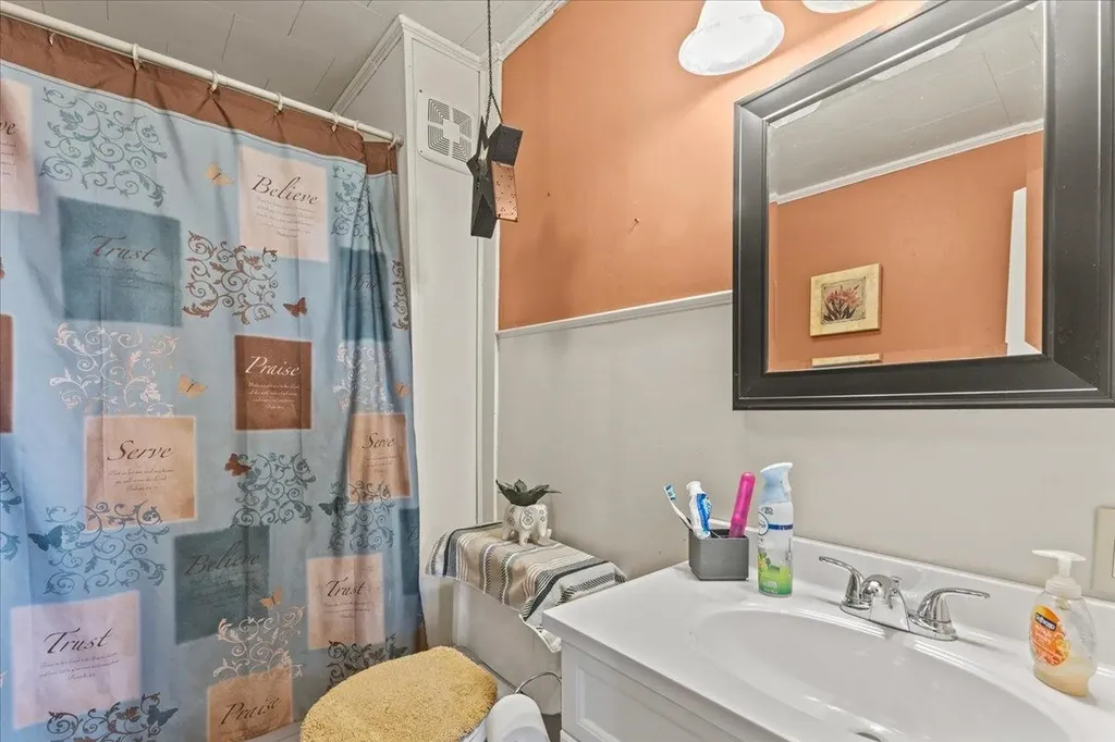 700 Number 12 Road Newport Town VT 05857