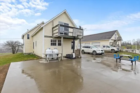 700 Number 12 Road Newport Town VT 05857