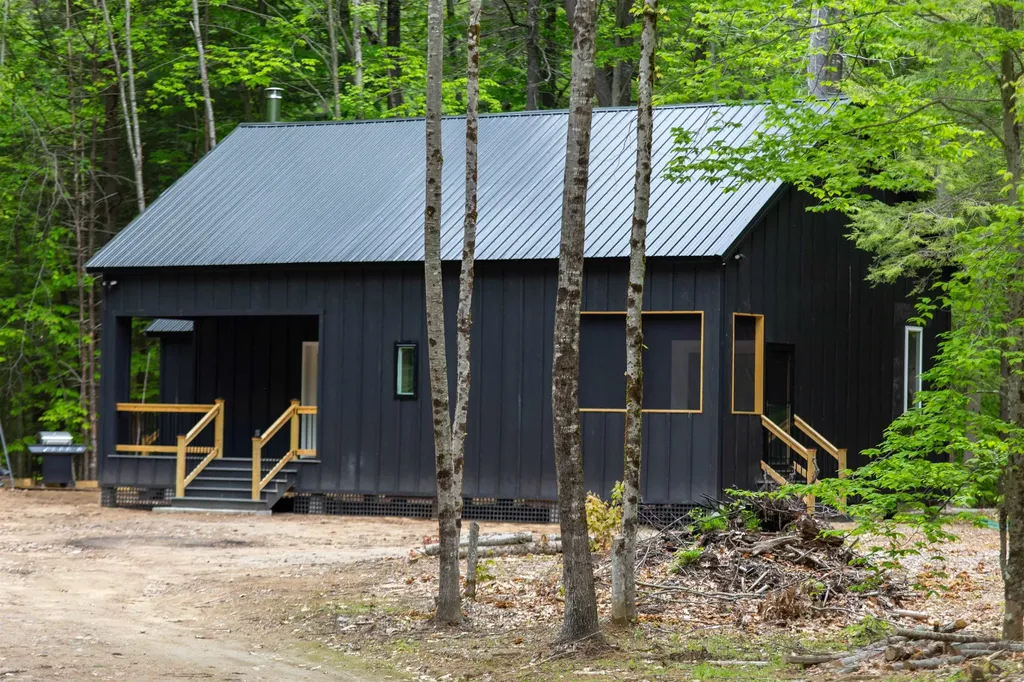 1717 Depot Road Tamworth NH 03886