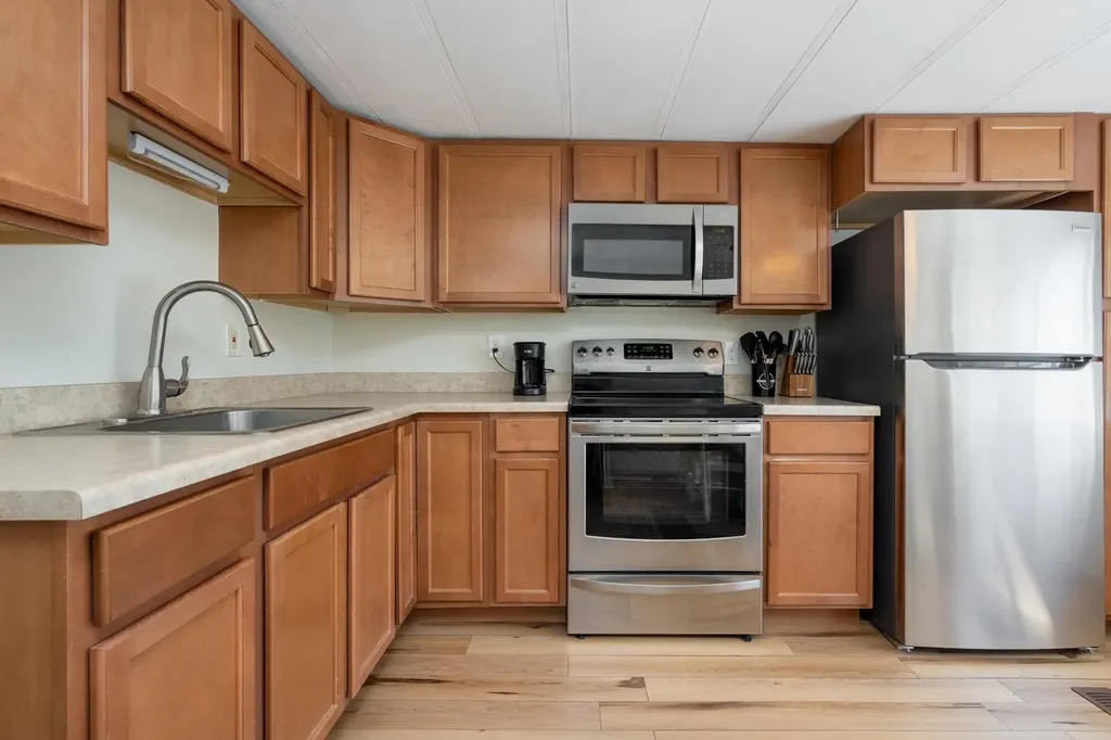 3 Hunter Boulevard Londonderry NH 03053