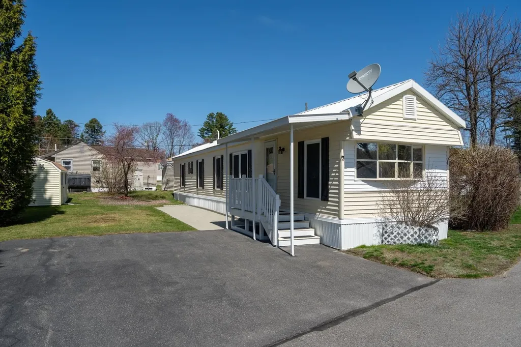 3 Hunter Boulevard Londonderry NH 03053