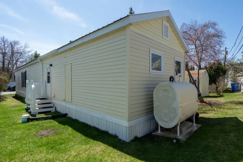 3 Hunter Boulevard Londonderry NH 03053