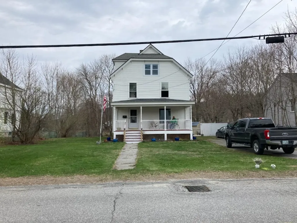 37 Oak Street Newport NH 03773