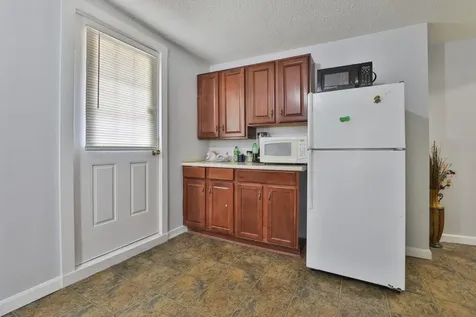 89 Walnut Street Nashua NH 03060