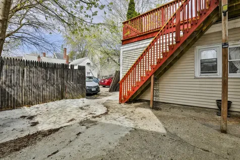89 Walnut Street Nashua NH 03060