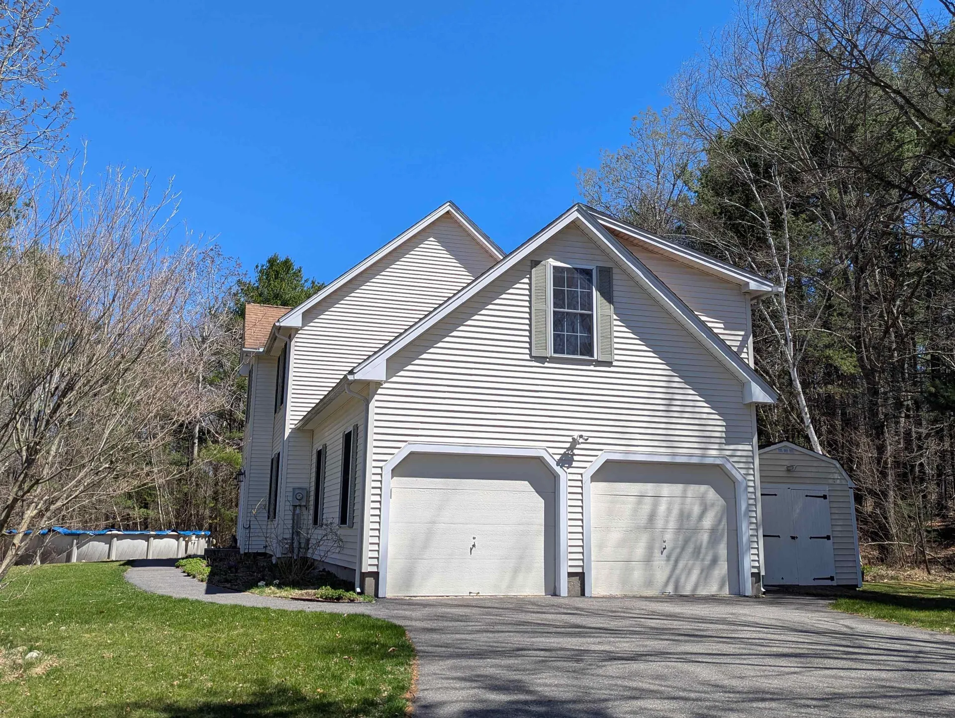 4 Sheridan Drive Londonderry NH 03053