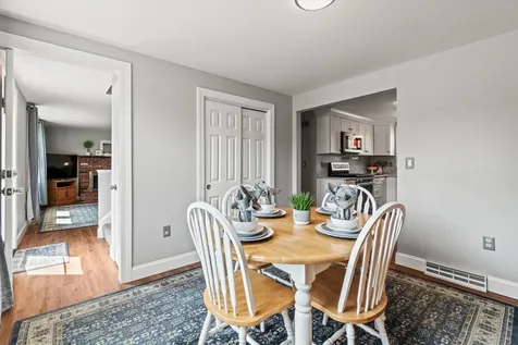 17 Cindy Drive Nashua NH 03062