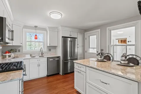 17 Cindy Drive Nashua NH 03062